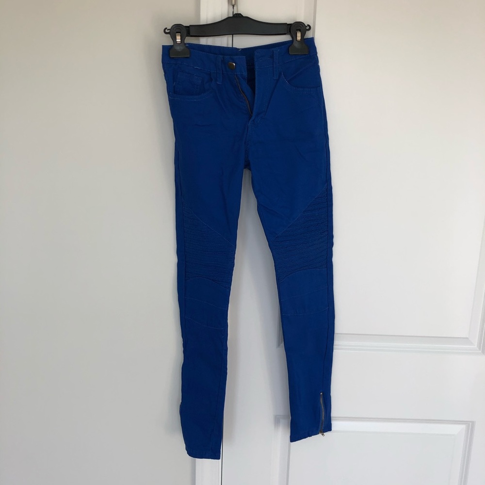 NWOT bright blue skinny jean